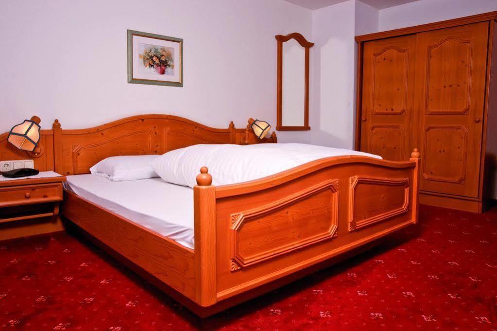 Hotel-Garni Stern - Bed & Breakfast & More Імст Екстер'єр фото